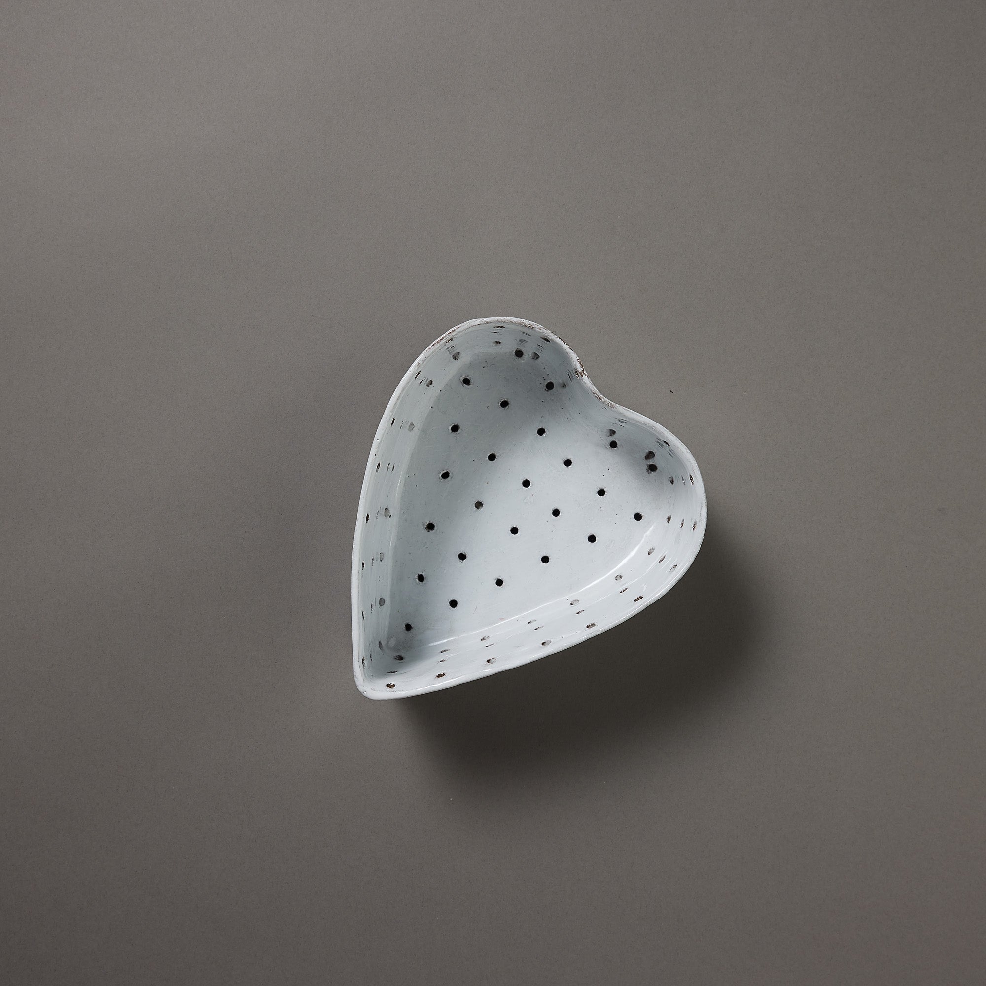 Astier de Villatte | Dish with Holes | Heart