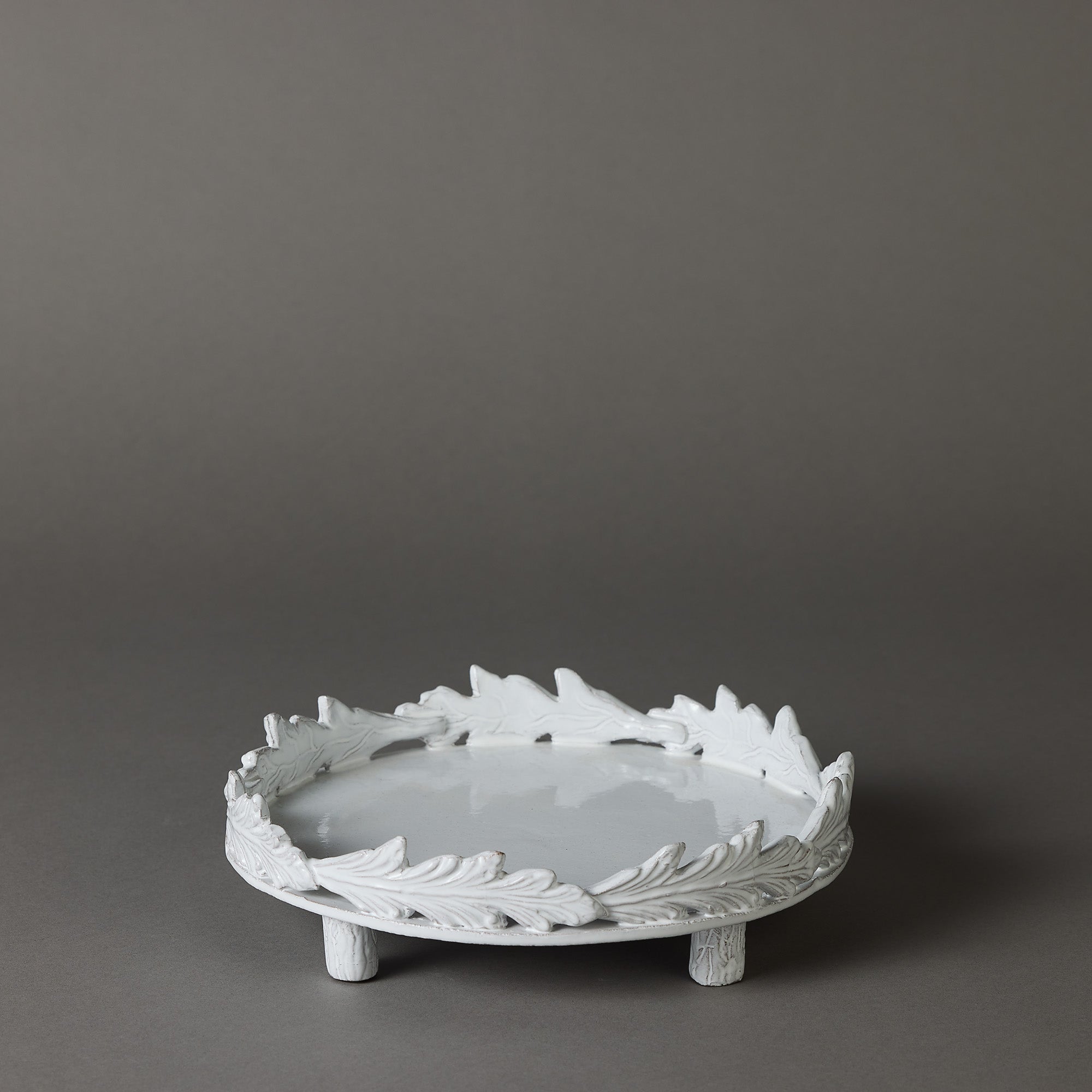 Astier de Villatte | Platter with Feet | Leaf Wreath