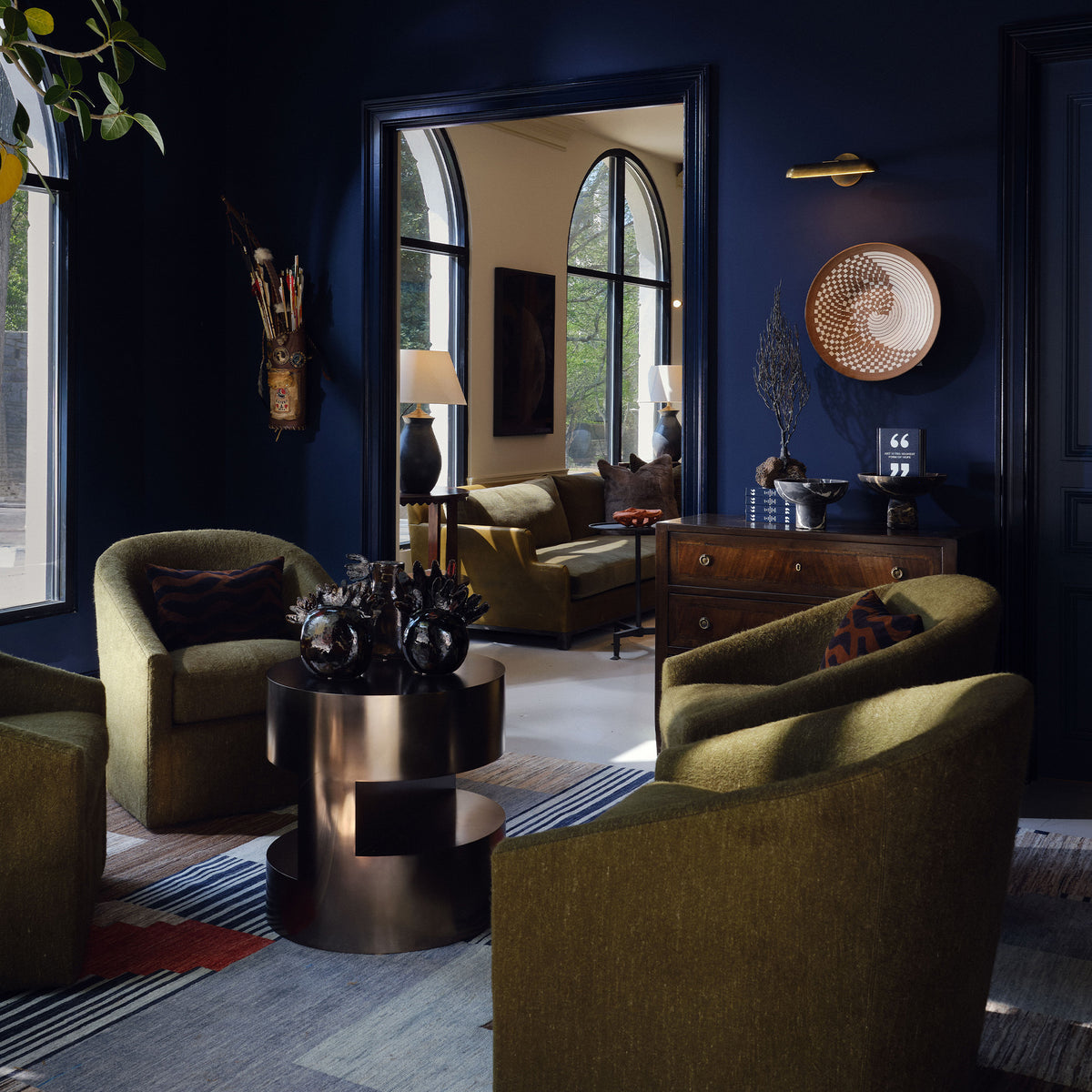 Genevie Swivel Chair | Floor Model