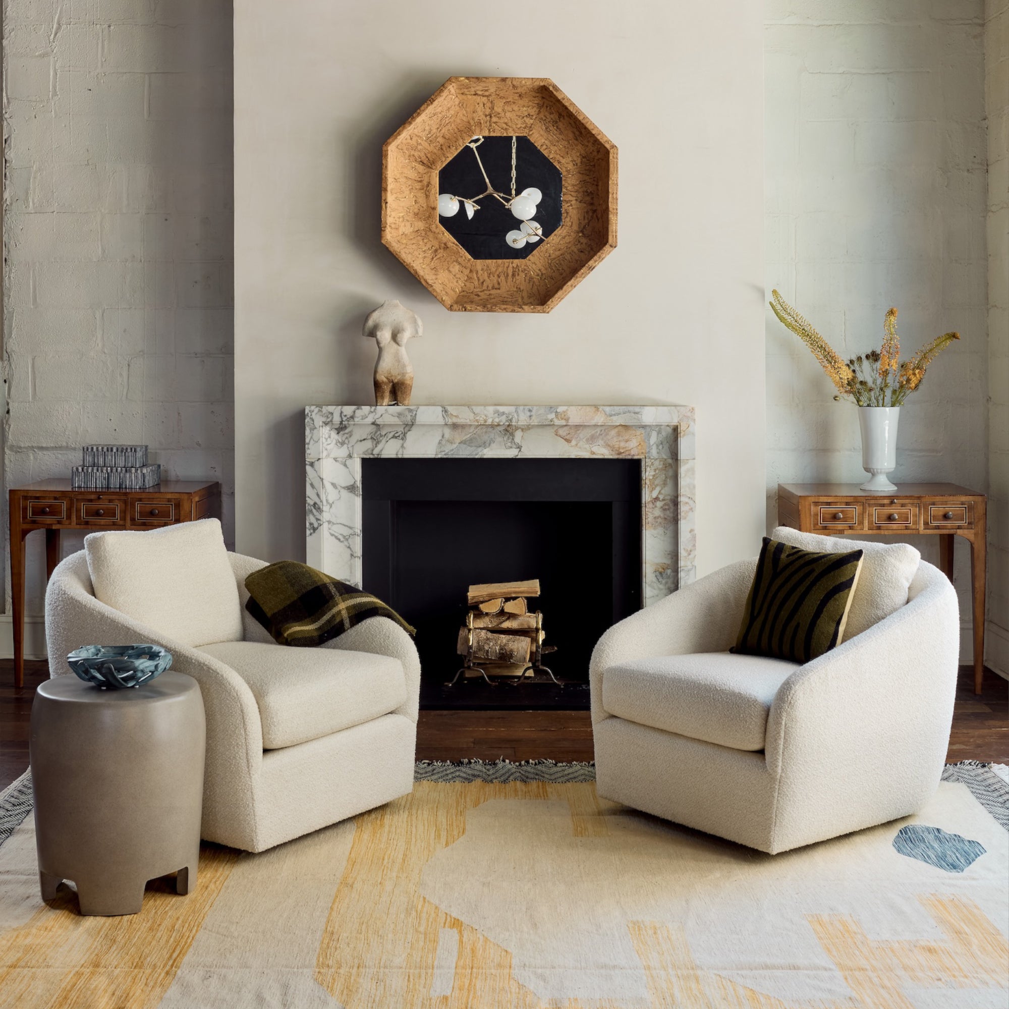 Jango Swivel Club Chair