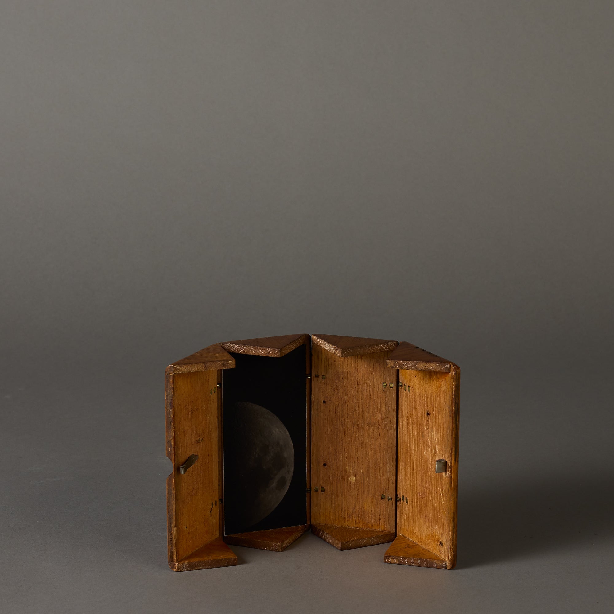 Jefferson Hayman | The Moon From Robert's House | Puzzle Box